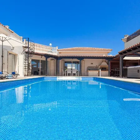 Acapulco Villa *